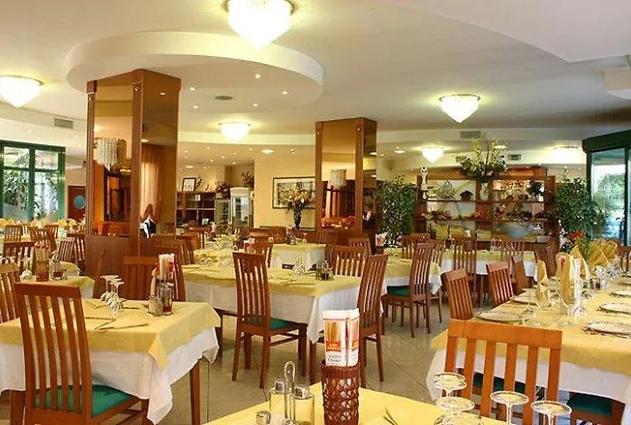 Bice Отель Сенигаллия