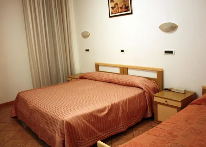 Bice Отель Сенигаллия